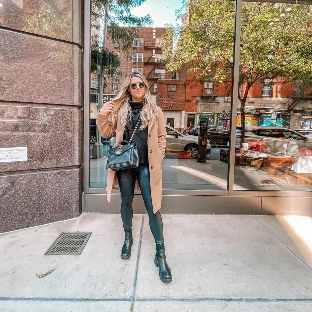 Meet your Posher, Lavinia